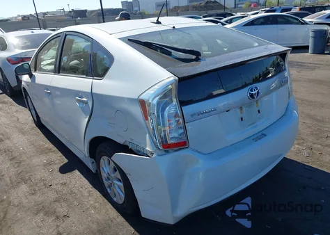 2015 Toyota Prius Plug-In z USA, uszkodzony, nr VIN JTDKN3DP8F3066239